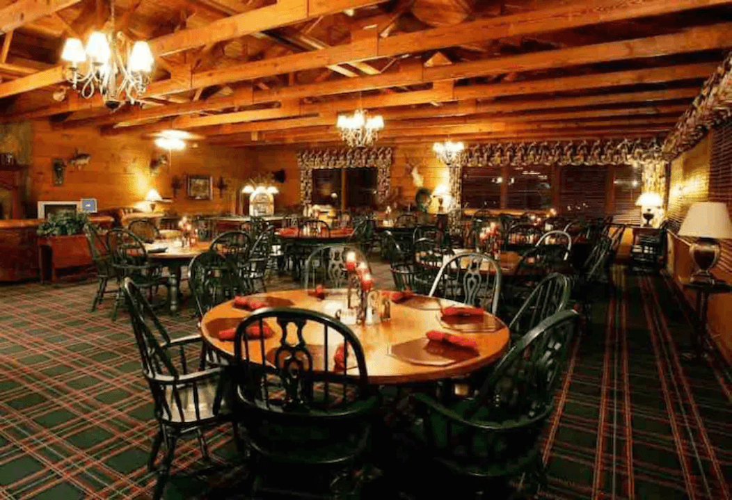 Bienville dining room lodge