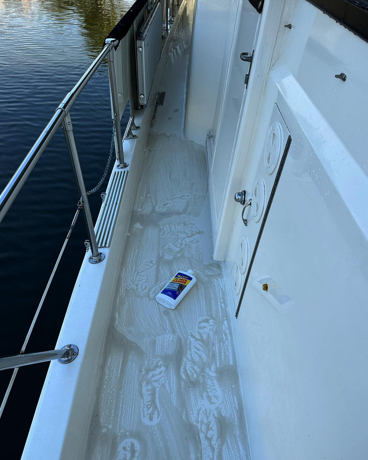 The Boat Girl: Transforming Boat Detailing